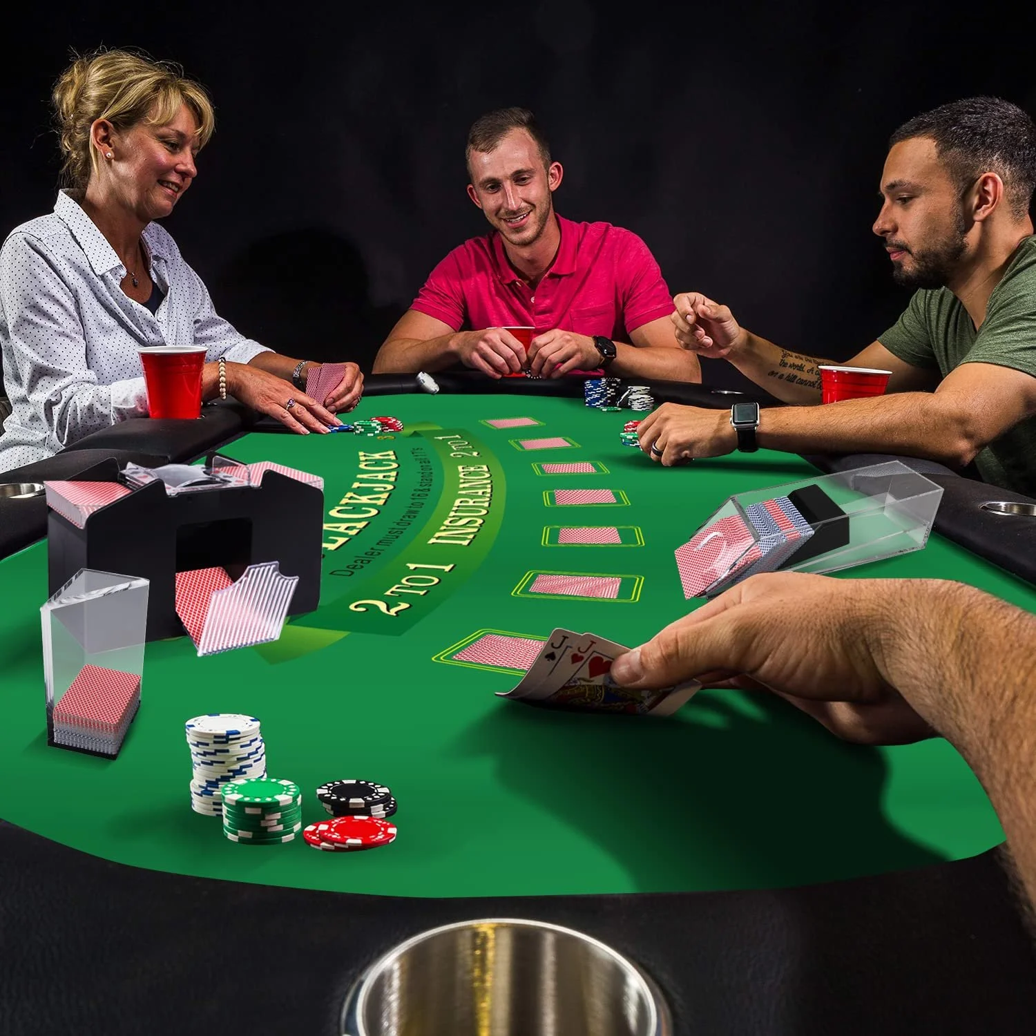 Casino-Atmosphäre mit eleganter Beleuchtung